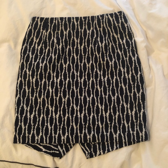 NWOT LOFT Petite Skirt - Picture 2 of 4